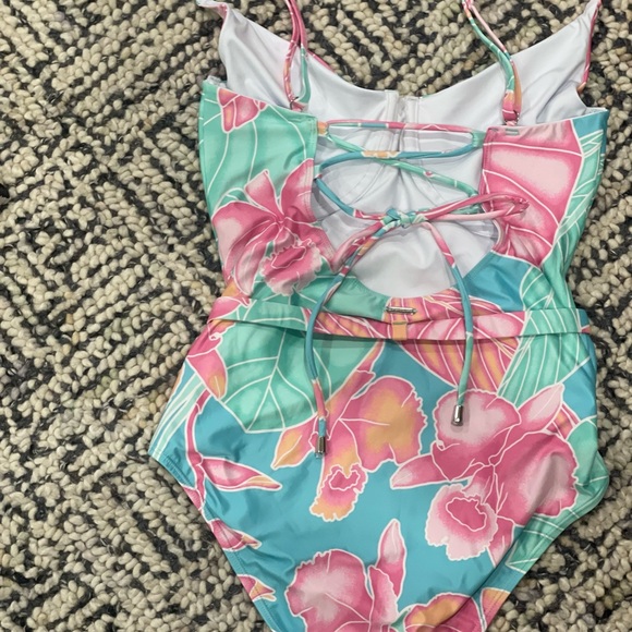 NWT Watercolors by Kenny Flowers The Maui Underwire One Piece Swimsuit size L/DD - Picture 7 of 7